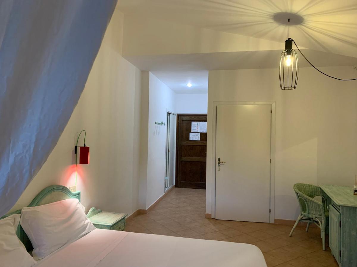 Godo Beach Hotel Baja Sardinia Extérieur photo