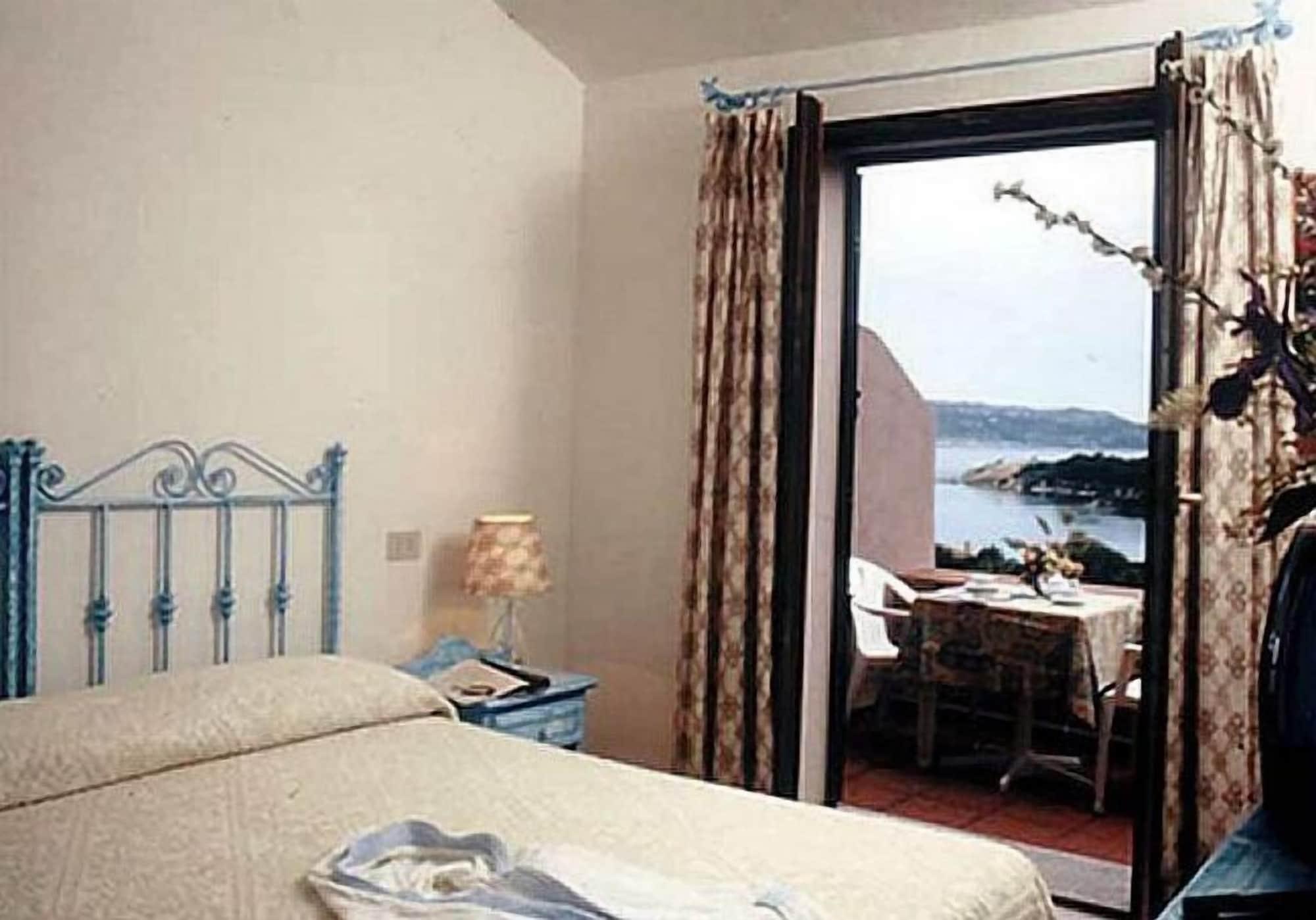 Godo Beach Hotel Baja Sardinia Extérieur photo