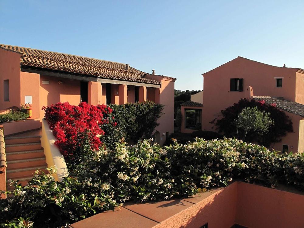 Godo Beach Hotel Baja Sardinia Extérieur photo